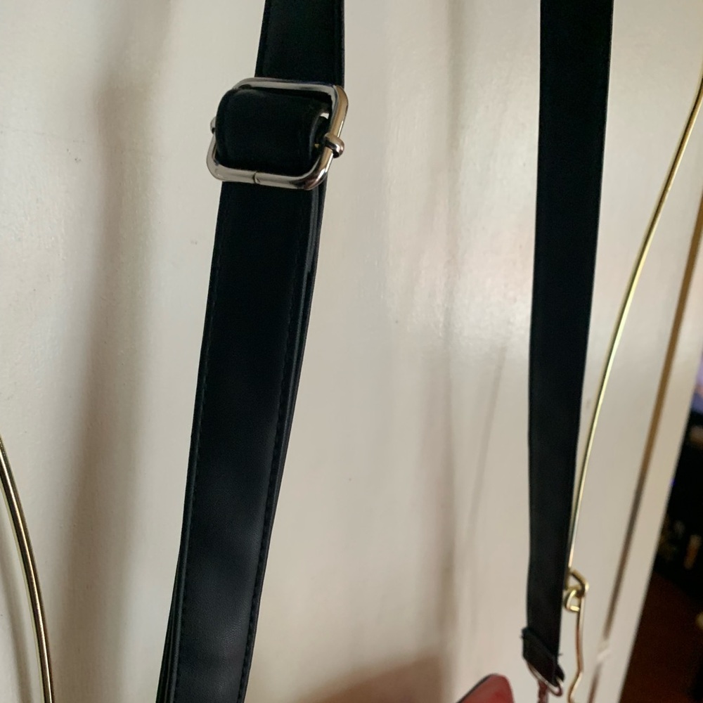 Beetlejuice Loungefly crossbody purse - Picture 3 of 6